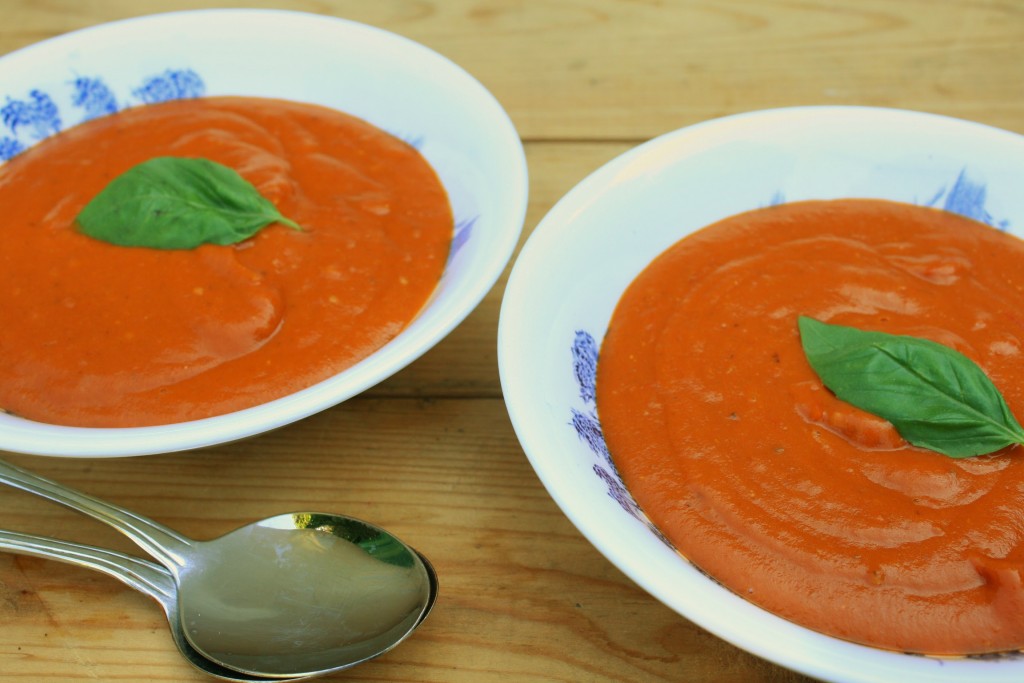 Fresh Creamy Tomato Soup Vegan
